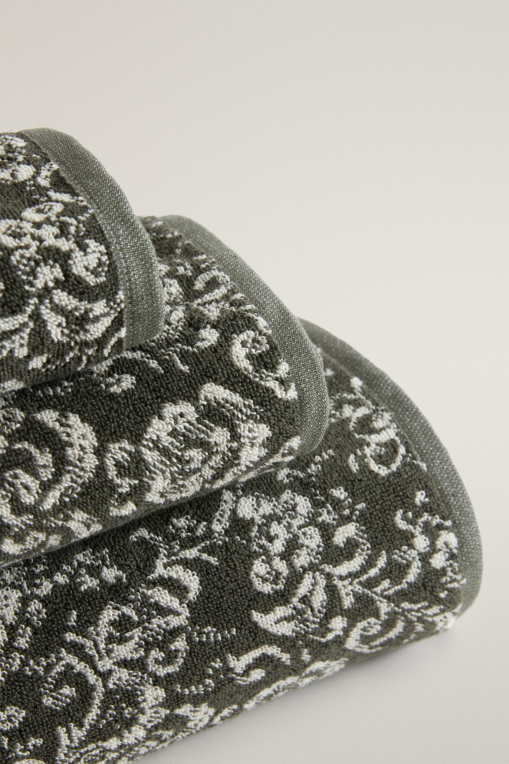 SERVIETTE DE BAIN ÉPONGE JACQUARD FLORAL